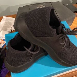 Vessi NIB never worn W10